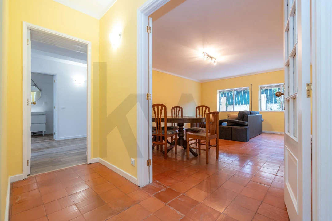 Apartamento T3 para Arrendamento em Santo Antonio dos Olivais Foto 4