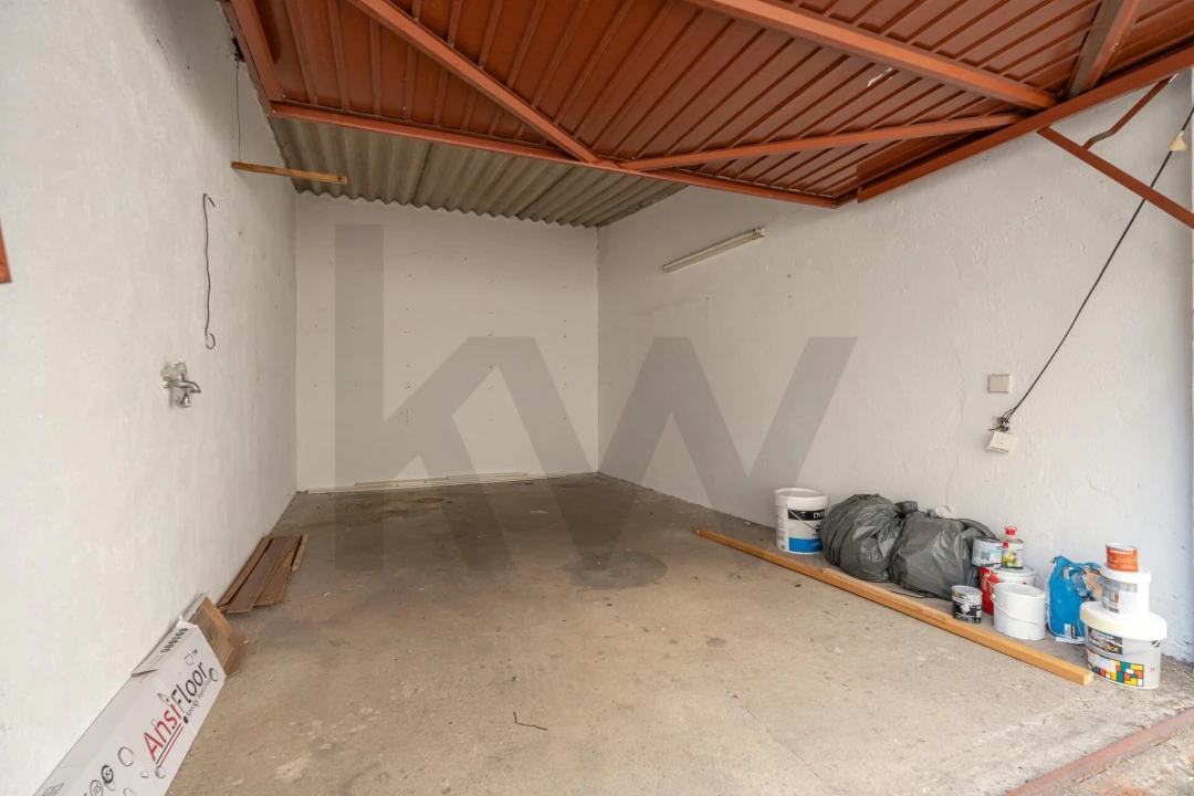 Apartamento T3 para Arrendamento em Santo Antonio dos Olivais Foto 20