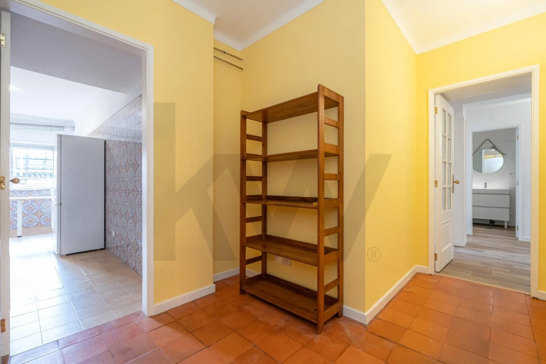 Apartamento T3 para Arrendamento em Santo Antonio dos Olivais Foto 8