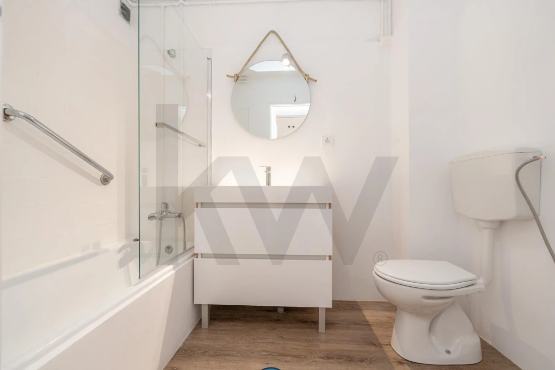 Apartamento T3 para Arrendamento em Santo Antonio dos Olivais Foto 12