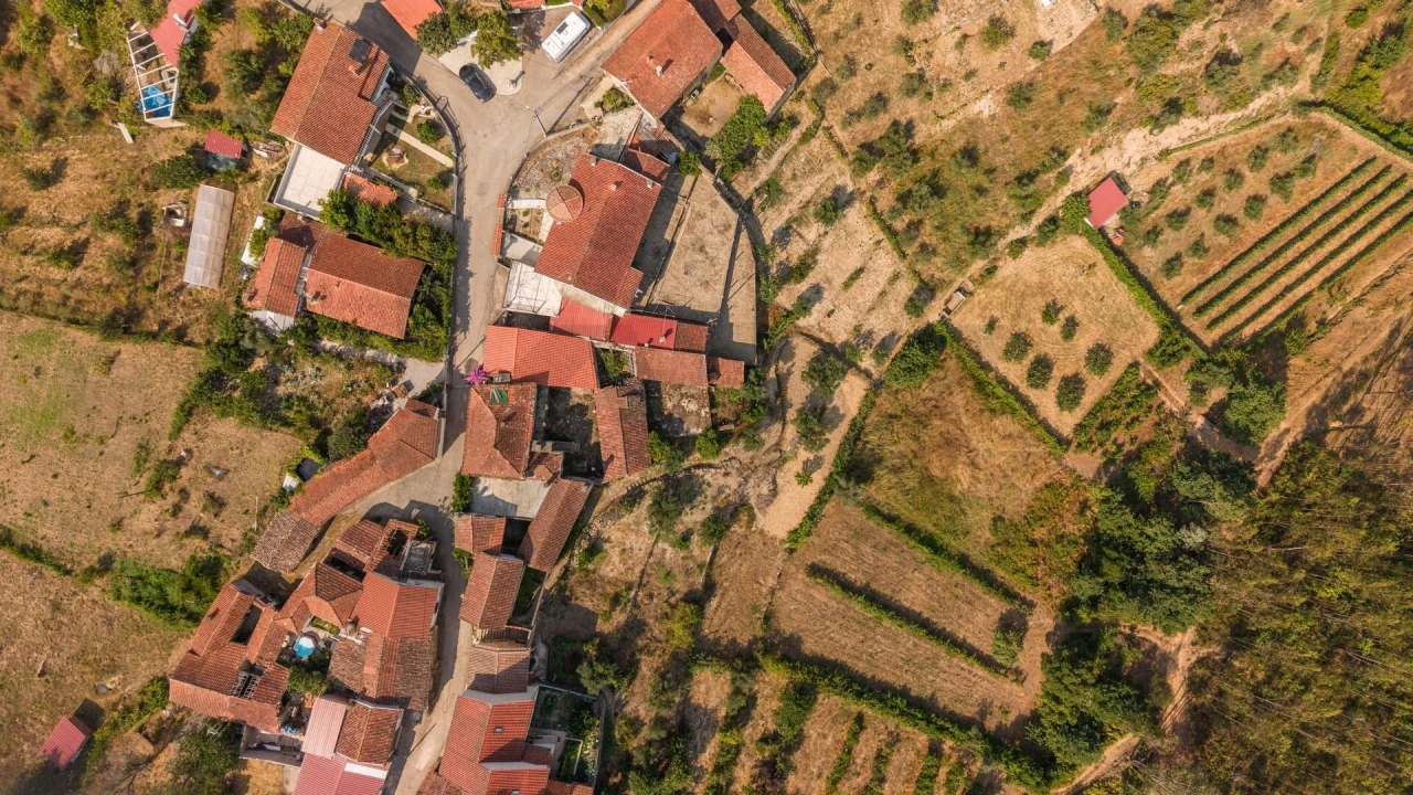 Moradia T3 para Venda em Friúmes e Paradela Foto 27
