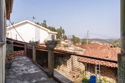 Moradia T3 para Venda em Friúmes e Paradela