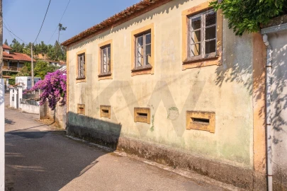 Moradia T3 para Venda em Friúmes e Paradela
