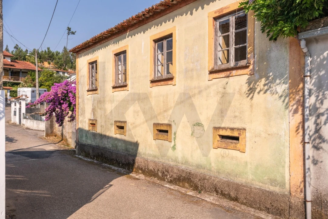 Moradia T3 para Venda em Friúmes e Paradela Foto 2