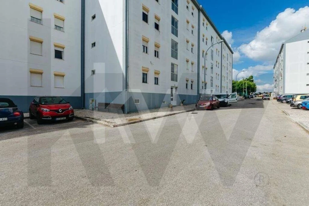 Apartamento T3 para Venda em Agualva e Mira-Sintra Foto 7