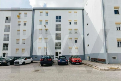 Apartamento T3 para Venda em Agualva e Mira-Sintra