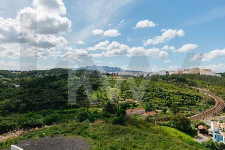 Apartamento T3 para Venda em Agualva e Mira-Sintra Foto 15