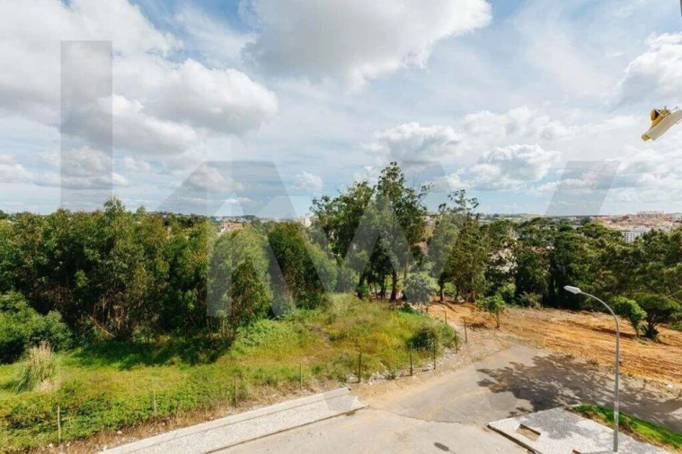 Apartamento T3 para Venda em Agualva e Mira-Sintra Foto 25