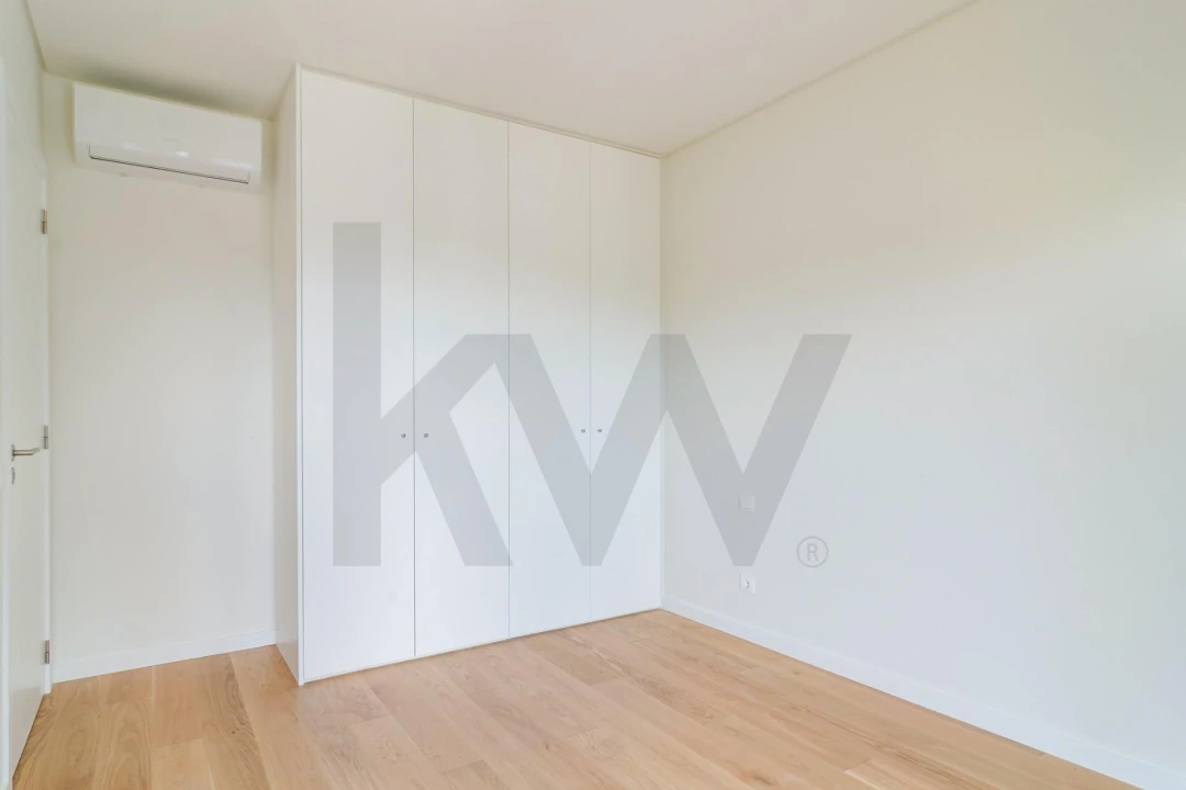Apartamento T3 para Arrendamento em Algés, Linda-A-Velha e Cruz Quebrada-Dafundo Foto 23