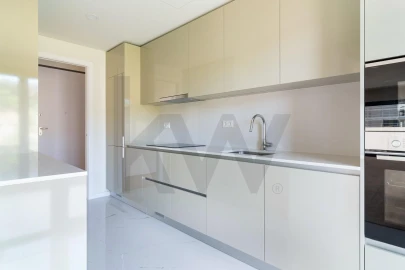 Apartamento T3 para Arrendamento em Algés, Linda-A-Velha e Cruz Quebrada-Dafundo
