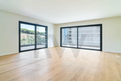 Apartamento T3 para Arrendamento em Algés, Linda-A-Velha e Cruz Quebrada-Dafundo