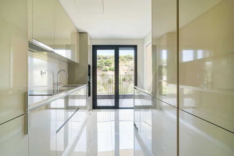 Apartamento T3 para Arrendamento em Algés, Linda-A-Velha e Cruz Quebrada-Dafundo Foto 13