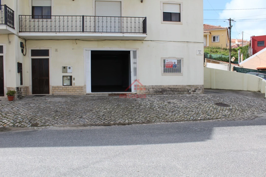 Loja para Arrendamento em Santa Maria, São Pedro e Matacães Foto 3