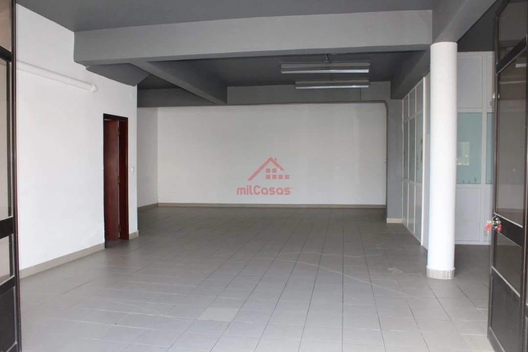 Loja para Arrendamento em Santa Maria, São Pedro e Matacães Foto 7