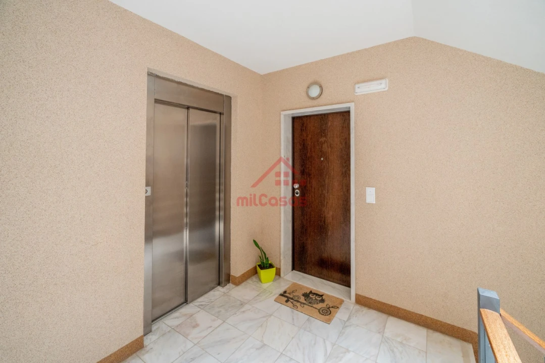 Apartamento T4 para Venda em Silveira Foto 28