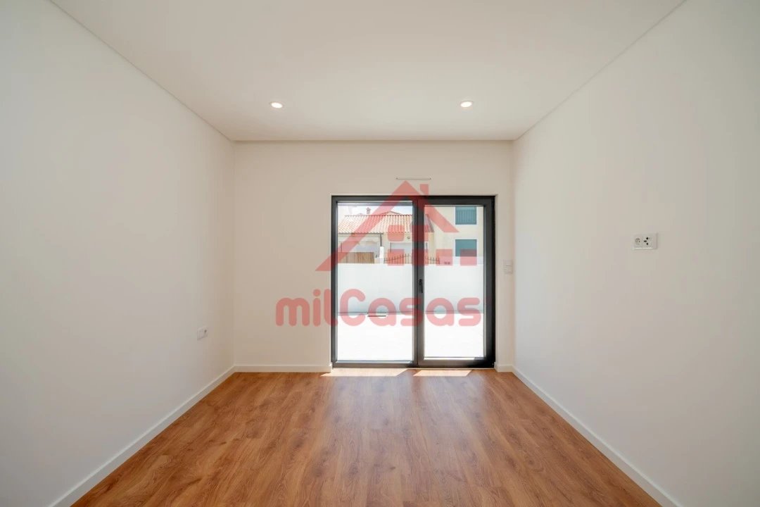 Moradia T5 para Venda em Silveira Foto 30