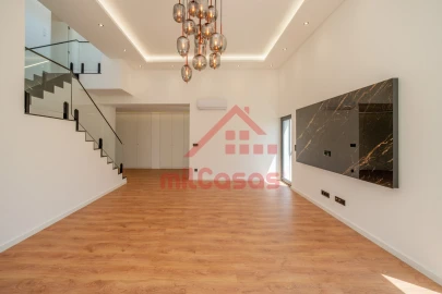 Moradia T5 para Venda em Silveira