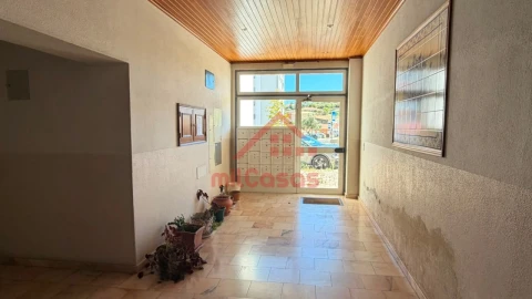 Apartamento T2 para Venda em Santa Maria, São Pedro e Matacães