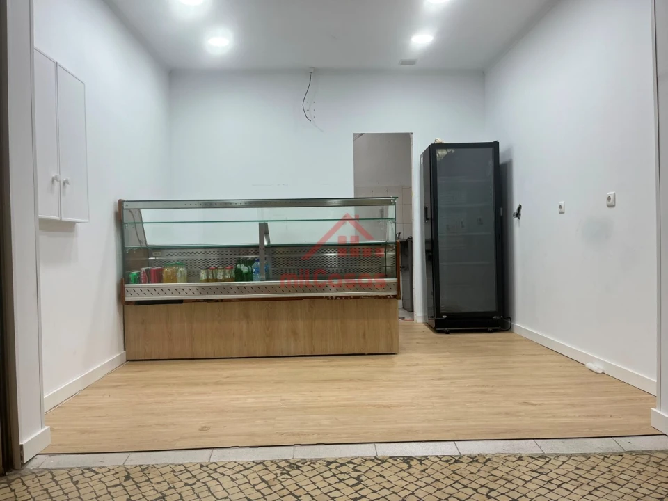 Loja para Arrendamento em Lumiar Foto 3