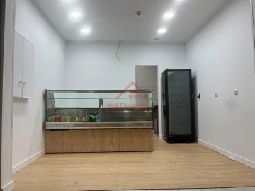 Loja para Arrendamento em Lumiar