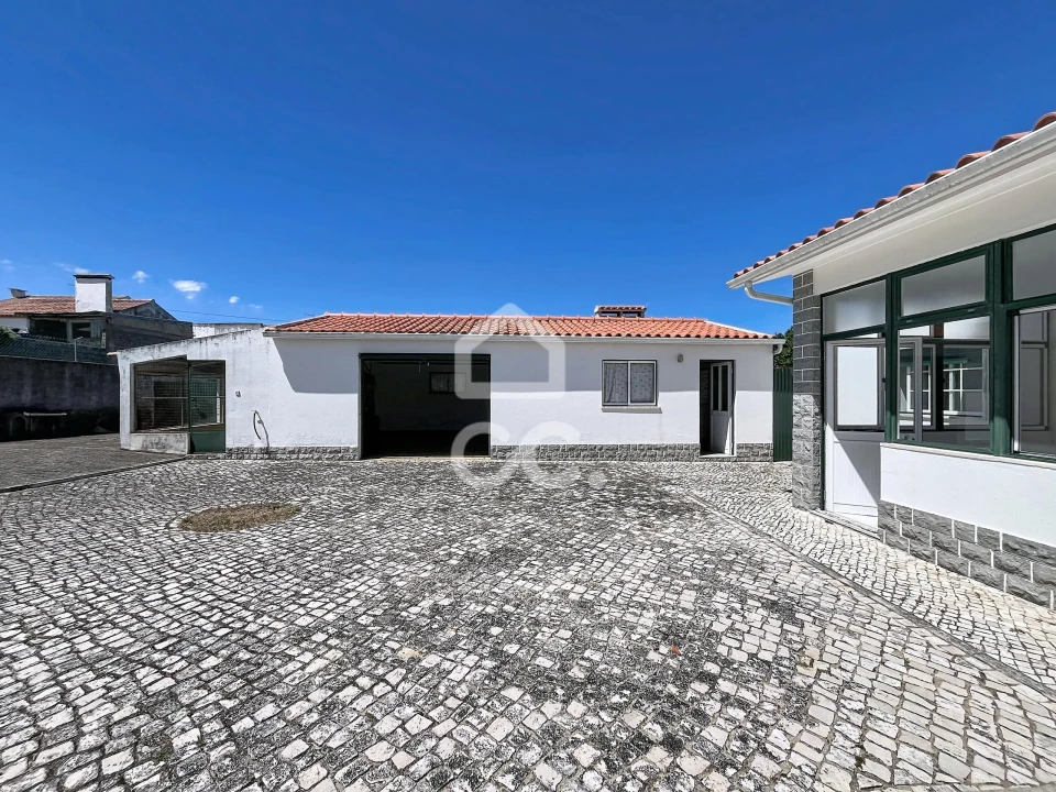 Moradia T3 para Venda em Santa Maria, São Pedro e Sobral da Lagoa Foto 12