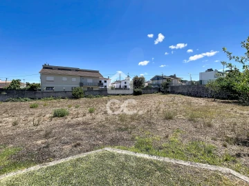 Moradia T3 para Venda em Santa Maria, São Pedro e Sobral da Lagoa