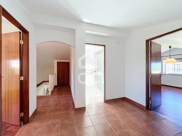 Moradia T3 para Venda em Santa Maria, São Pedro e Sobral da Lagoa