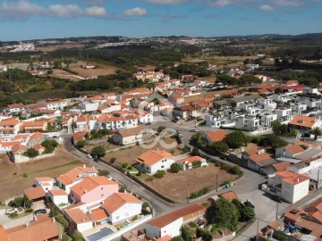 Moradia T3 para Venda em Santa Maria, São Pedro e Sobral da Lagoa