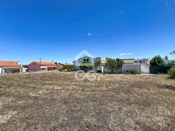 Moradia T3 para Venda em Santa Maria, São Pedro e Sobral da Lagoa