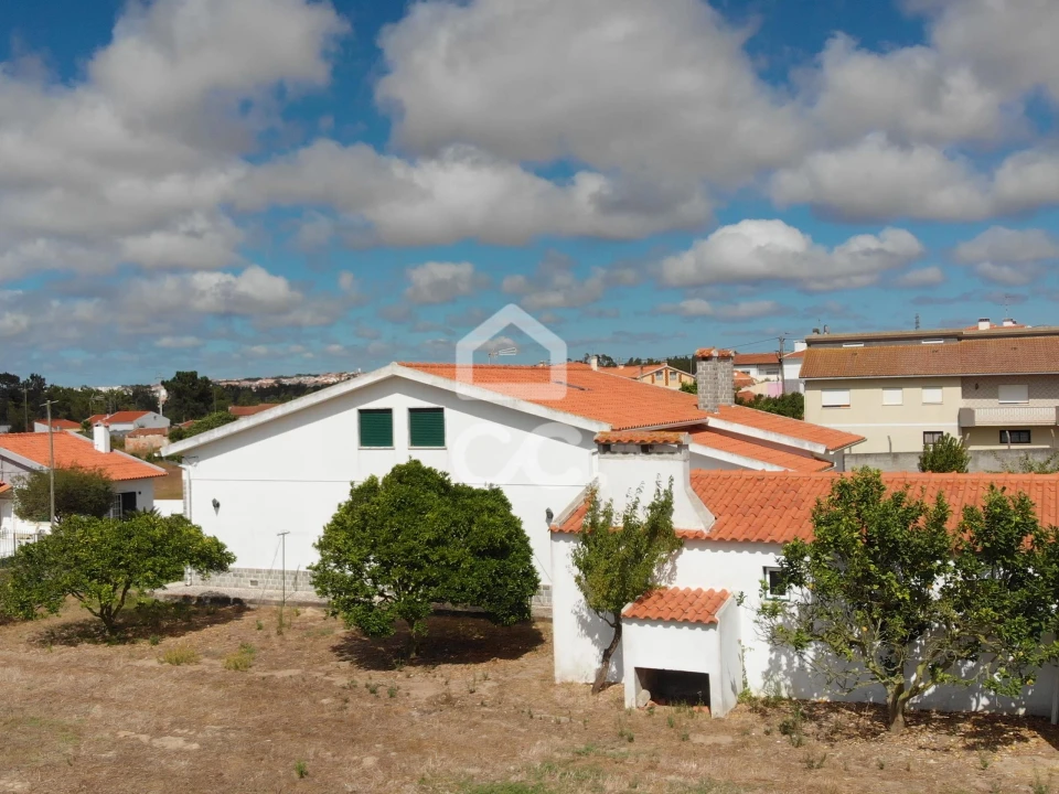 Moradia T3 para Venda em Santa Maria, São Pedro e Sobral da Lagoa Foto 54