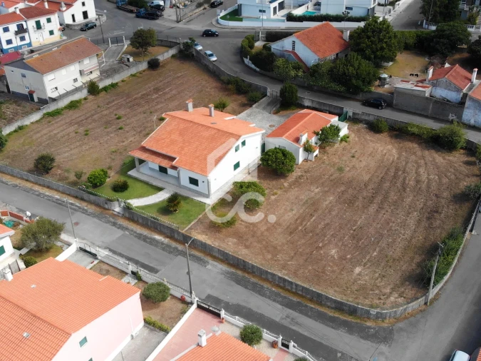 Moradia T3 para Venda em Santa Maria, São Pedro e Sobral da Lagoa Foto 5