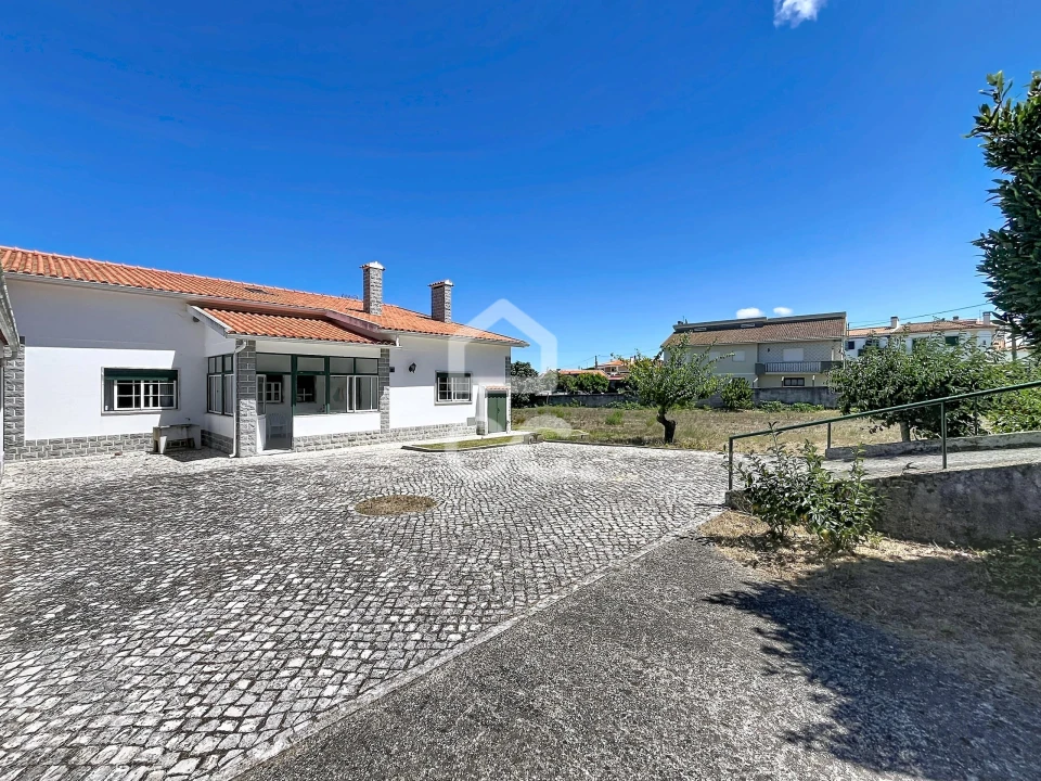 Moradia T3 para Venda em Santa Maria, São Pedro e Sobral da Lagoa Foto 7