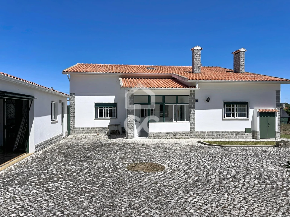 Moradia T3 para Venda em Santa Maria, São Pedro e Sobral da Lagoa Foto 5
