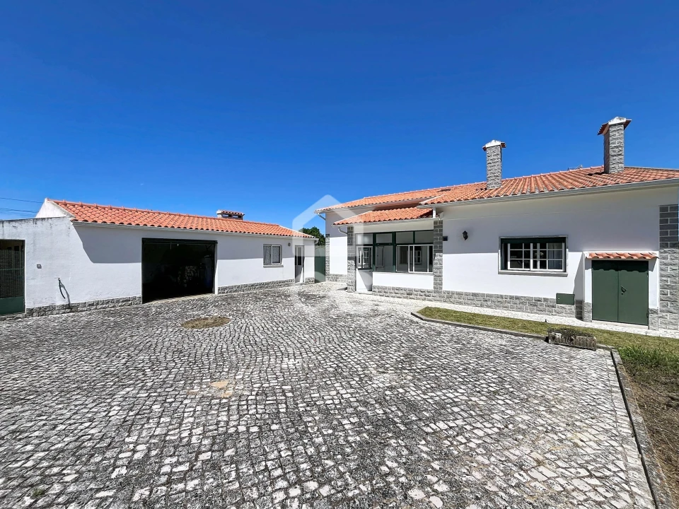 Moradia T3 para Venda em Santa Maria, São Pedro e Sobral da Lagoa Foto 15