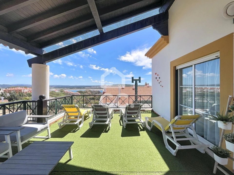 Apartamento T3 para Venda em São Martinho do Porto Foto 1