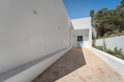 Moradia T3 para Venda em Santa Barbara de Nexe