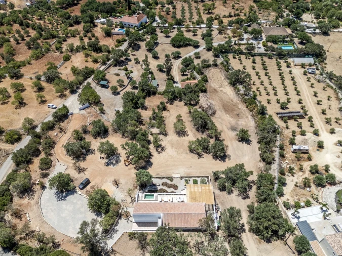 Moradia T3 para Venda em Santa Barbara de Nexe Foto 54