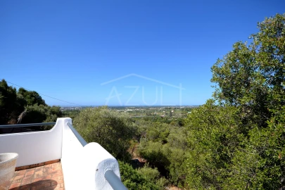 Moradia T5 para Venda em Santa Barbara de Nexe