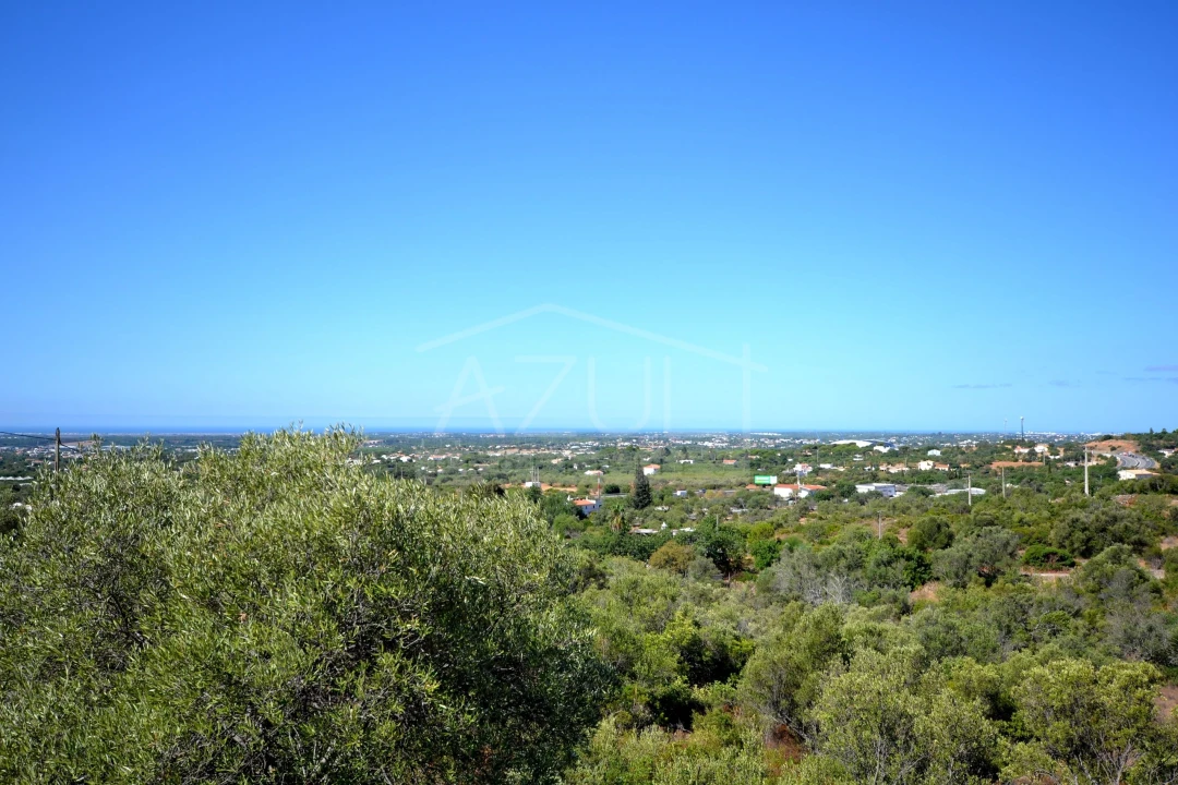 Moradia T5 para Venda em Santa Barbara de Nexe Foto 38