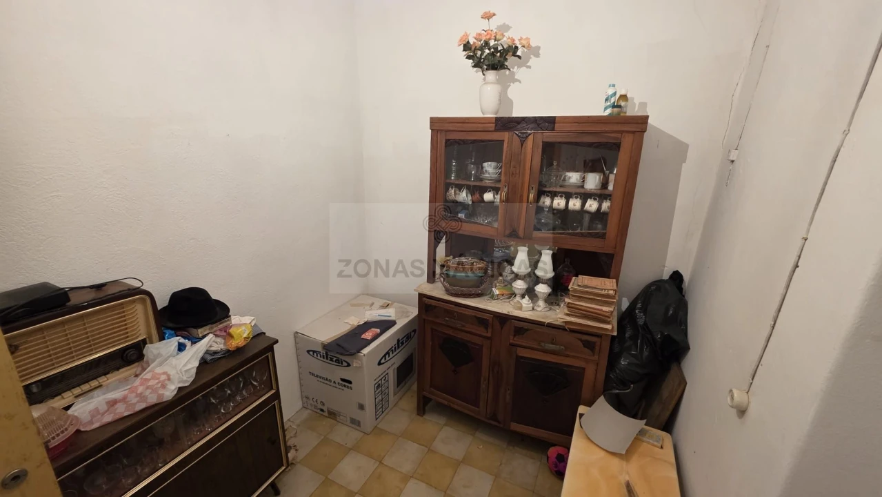 Moradia T3 para Venda em Odiaxere Foto 16