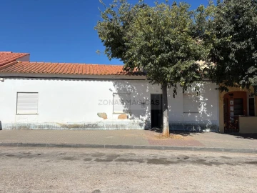 Moradia T3 para Venda em Odiaxere