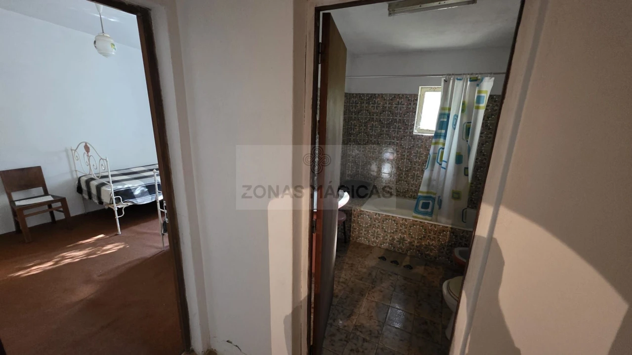 Moradia T3 para Venda em Odiaxere Foto 12