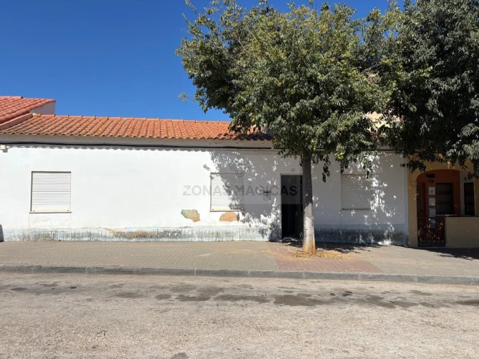 Moradia T3 para Venda em Odiaxere Foto 2