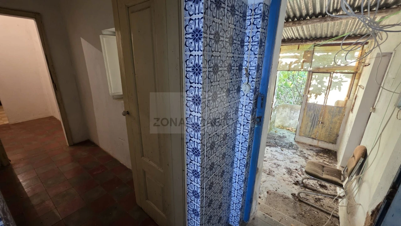 Moradia T3 para Venda em Odiaxere Foto 5