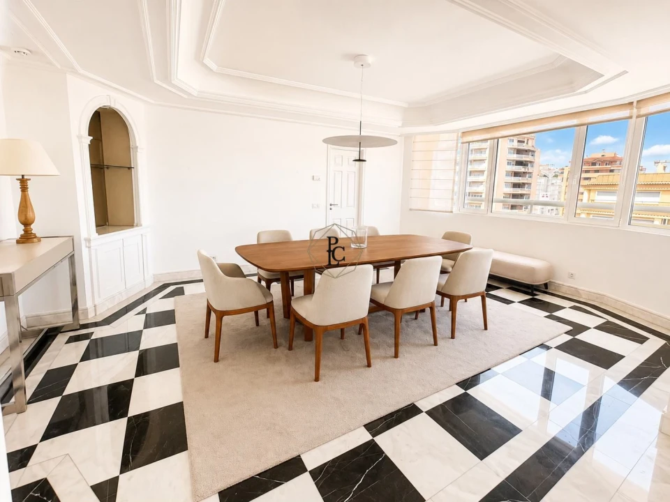 Apartamento T4 para Venda em Cascais e Estoril Foto 1