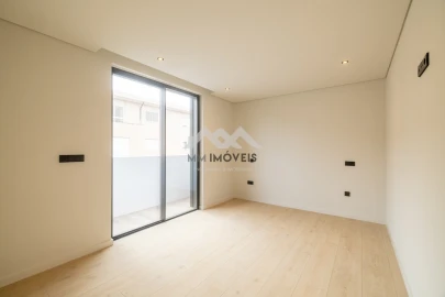 Apartamento T4 para Venda em Gondomar (São Cosme), Valbom e Jovim
