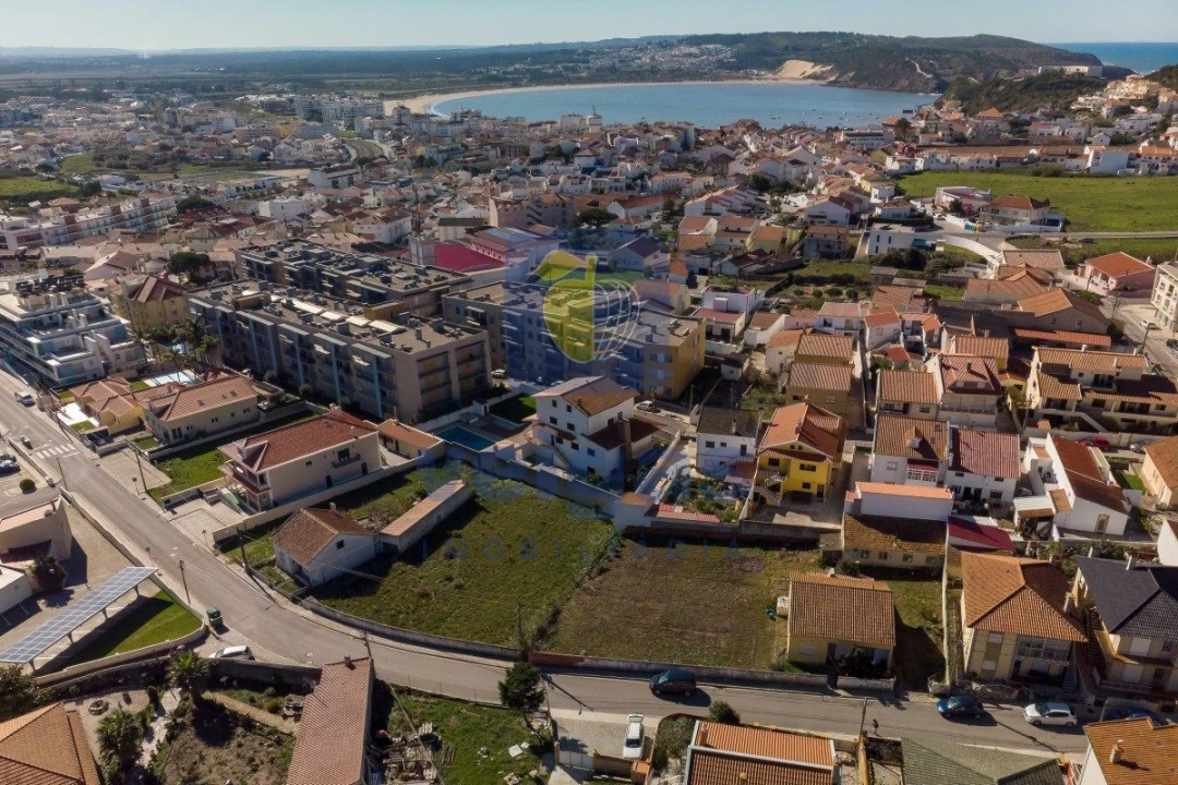 Terreno para Venda em São Martinho do Porto Foto 1