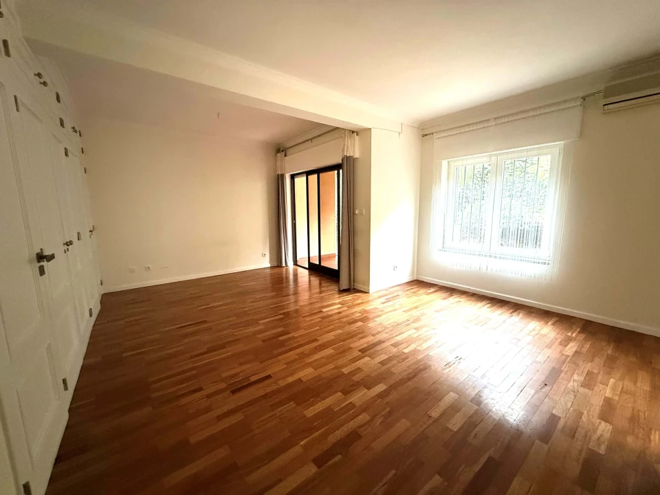 Apartamento T4 para Venda em Cascais e Estoril Foto 9