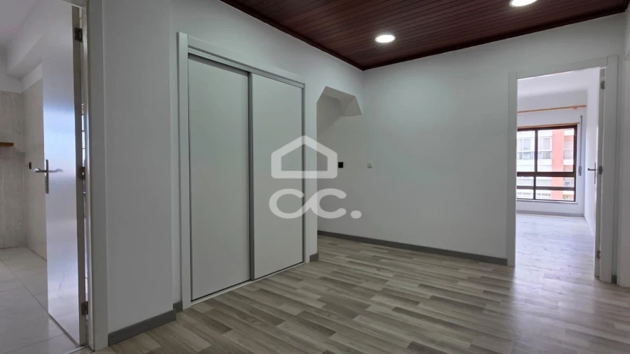 Apartamento T4 para Venda em Setubal (São Sebastião) Foto 2