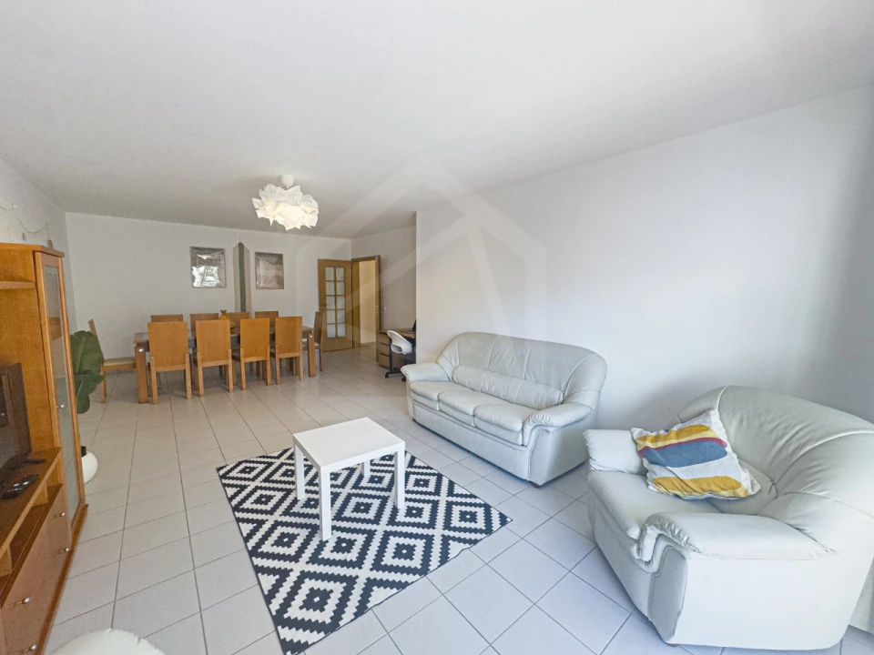 Apartamento T3 para Venda em Portimão Foto 6